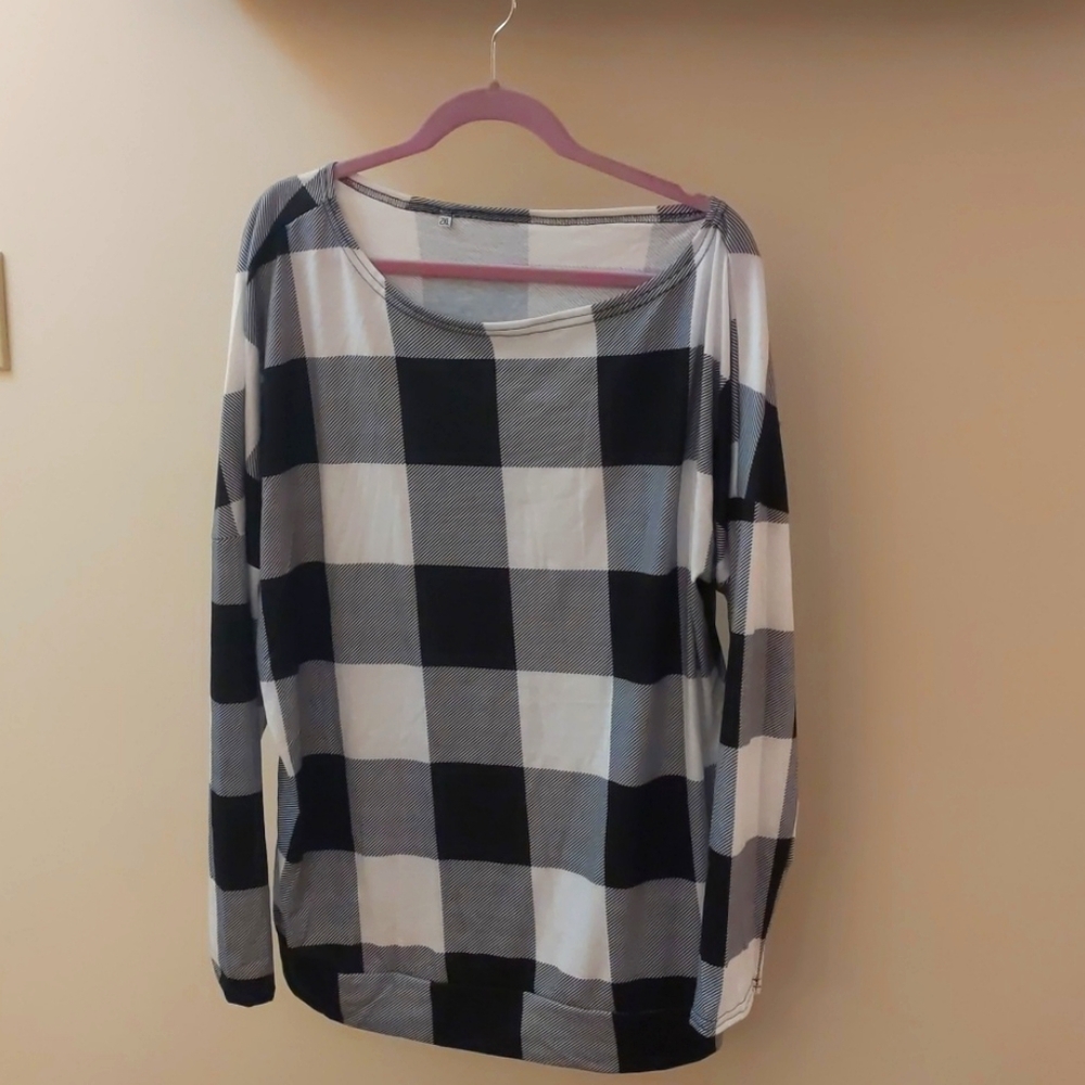 Plus size black and white plaid top